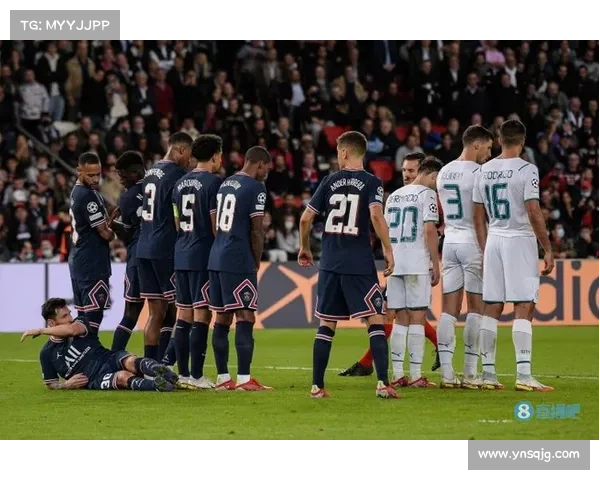 巴黎圣日耳曼在困境中奋力崛起重塑辉煌的传奇之路