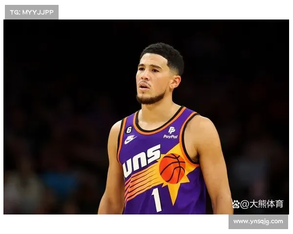 德文·布克全方位展现比赛实力 以每个篮板争取体现全面能力 德文·布克全方位展现比赛实力 以每个篮板争取体现全面能力